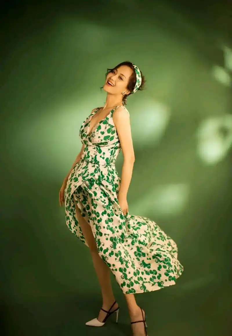 李颖不惧岁月依然风韵无限女神