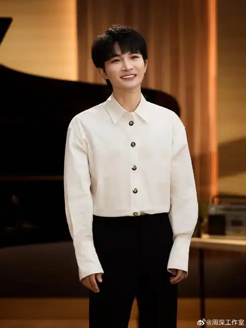 周深转发微博(中国up)卡布叻_周深发博(五四晚会《追赶春天的人》)