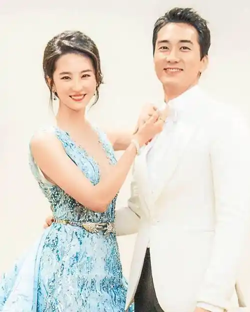 网曝刘亦菲和宋承宪恋情曝光,曾目睹两人私下一起去国外旅行_电影