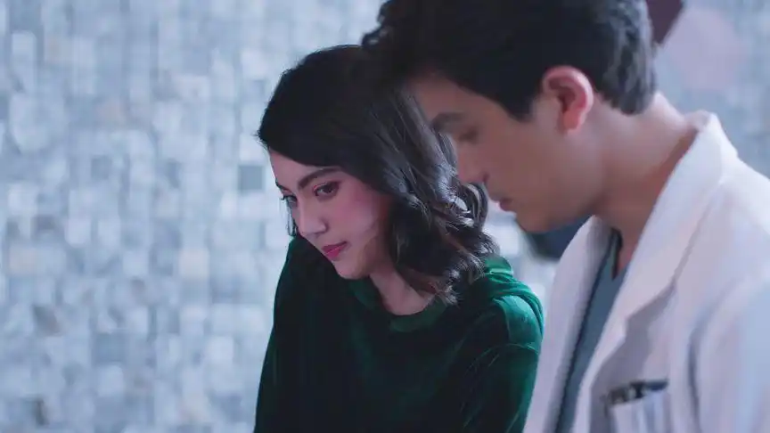 爱的警报器:男子太会撩了!竟动不动就说情话,美女都整害羞了!