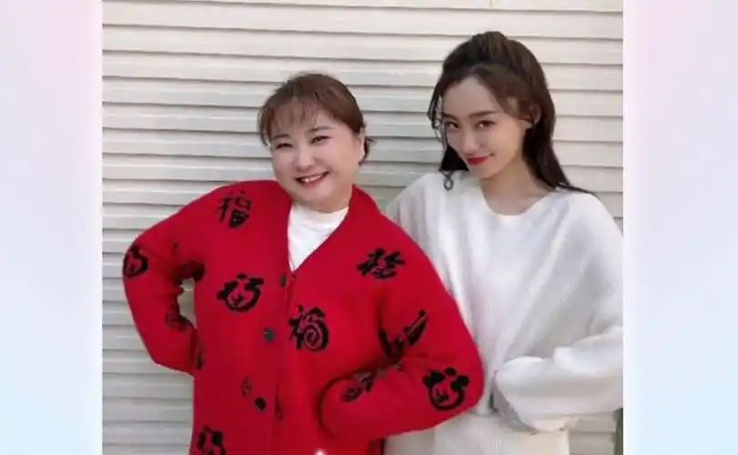 张小斐复制粘贴贾玲的动作,两人渐渐有夫妻相,凑成一对得了?