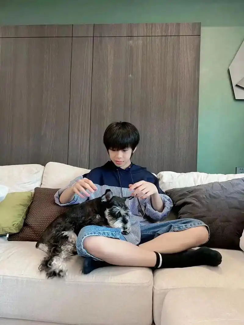 可爱到爆炸99 和lucky 的小日常#张轶程 @张轶程  - 抖音