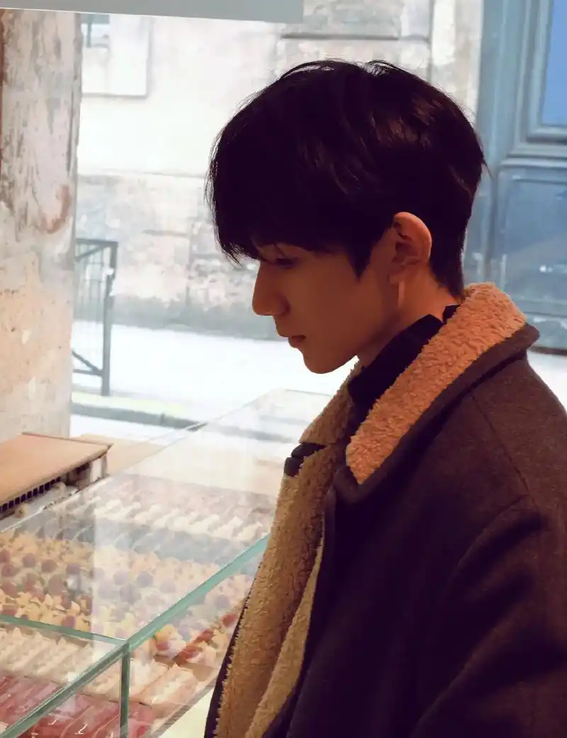 比帅照更有杀伤力的是#女友视角 #王源王源王源王源王源王源王 - 抖音