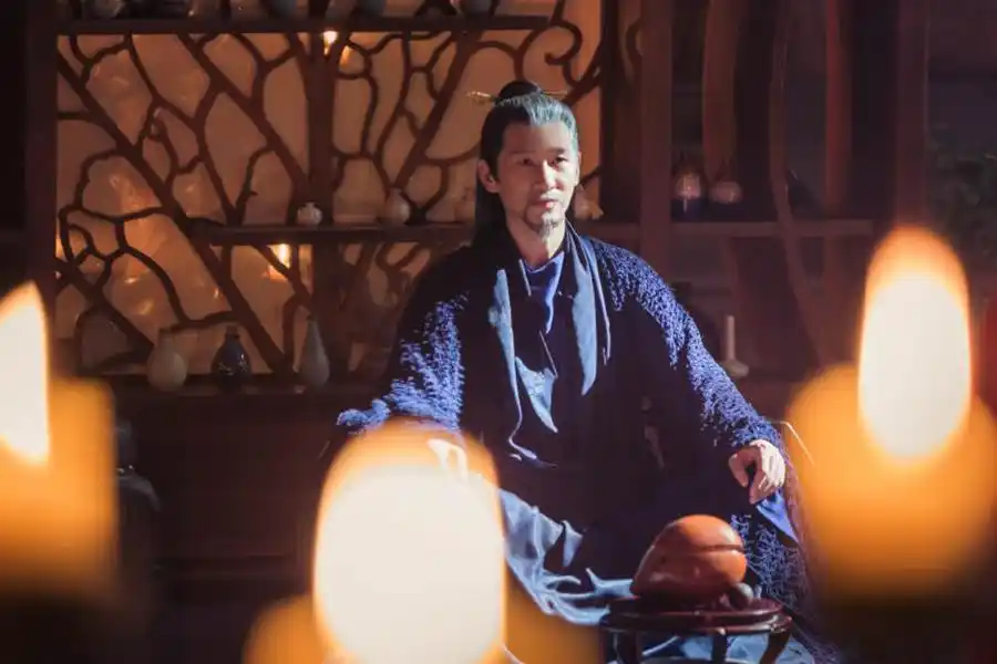 王劲松《扶摇》演绎霸气帝王