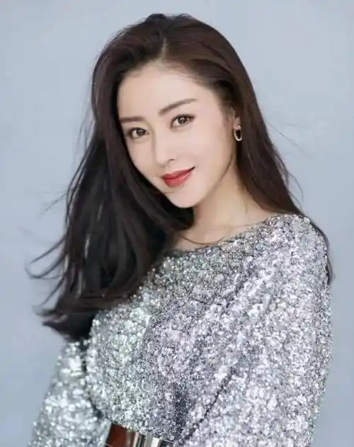 还记得《太子妃升职记》里明艳美人张天爱吗,她的年龄一直是个谜_明星