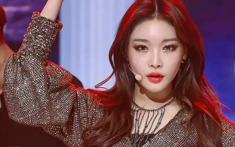 全网都在找的穷哈就是她韩国今年最火的女歌手歌曲播放破亿