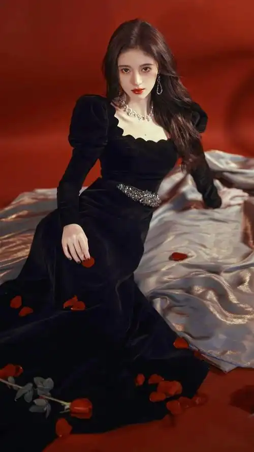 我追随我的光""愿在新的一年里开开心心的@鞠婧祎 ,2021年继续