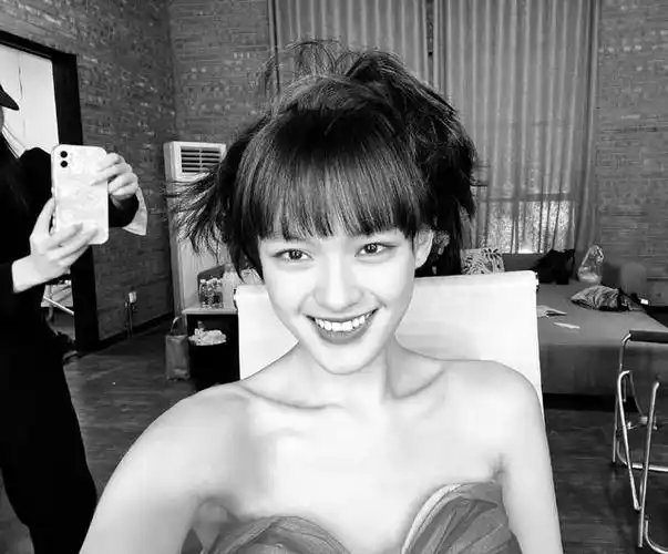 文淇:不美貌的女演员娱乐圈生存指南