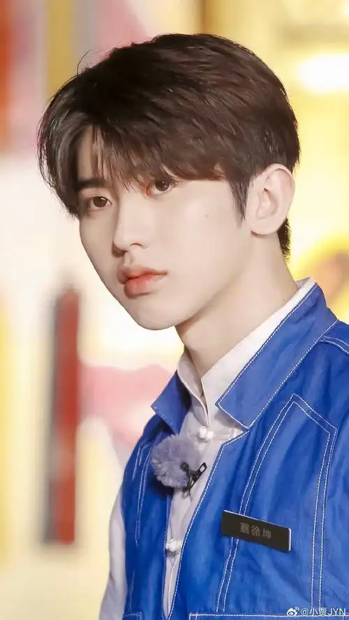 蔡徐坤新歌remedy# cxk#蔡徐坤remedy舞台复古松弛感# 阳光明媚的