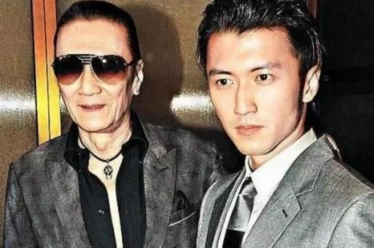 期待谢霆锋张柏芝复婚 网络上传得沸沸扬扬,纷纷扰扰,都在期待谢霆锋