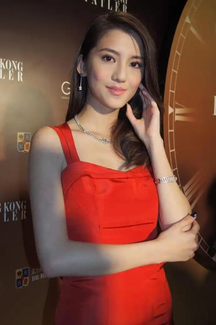 中,法,澳混血儿吴千语写真,只看这组图,网友:林峰该后悔了