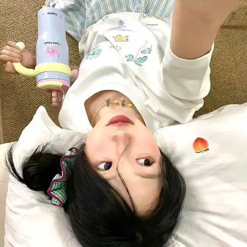 清新夏日可爱女生头像