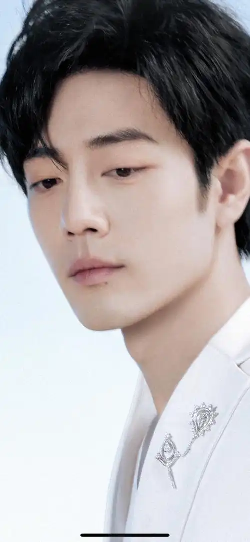 肖战网络视听盛典彩排图##肖战闭眼浅笑##肖战