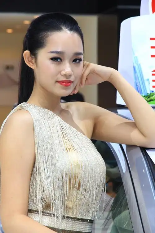 北京汽车6号车模图片|2013深港澳车展北京汽车6号车模图片 – 车主之