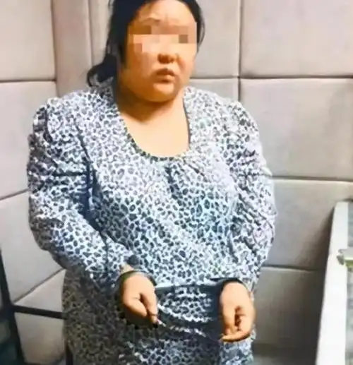 回顾小苏丽3岁被针线缝嘴5岁被虐死母亲出狱后将其挫骨扬灰