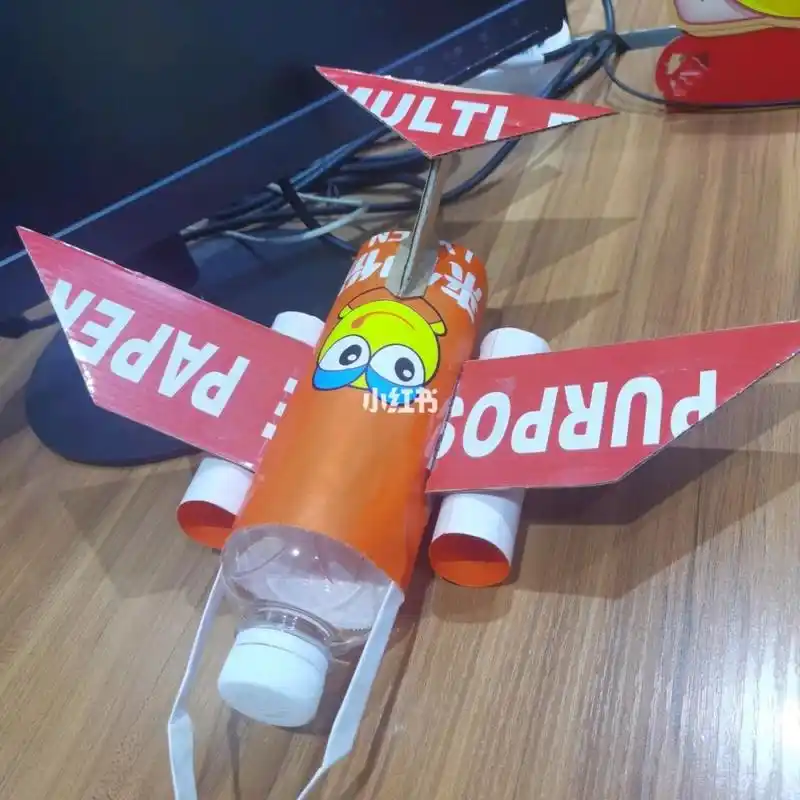 孩子幼儿园让用废旧物品做的手工特别有成就感留个纪念