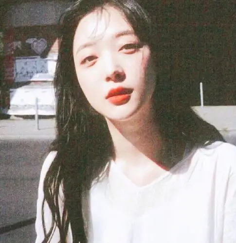 女生ins头像崔雪莉头像