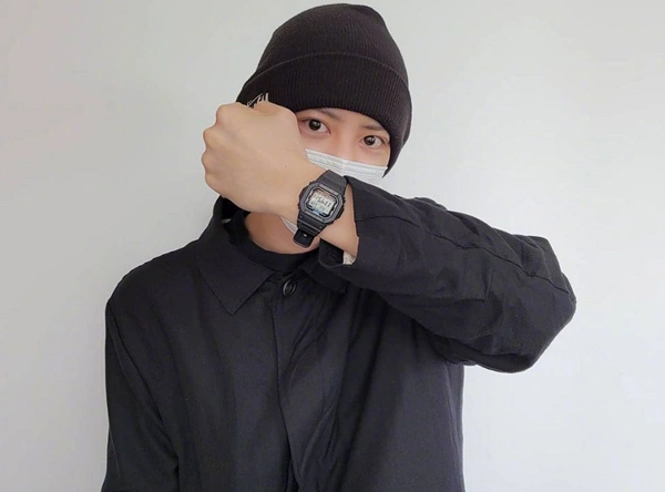 exo朴灿烈部队集体照公开帅哥寸头都这么帅一定要平安归来