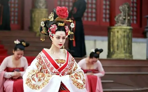 武则天精美壁纸_范冰冰盛装出演武则天