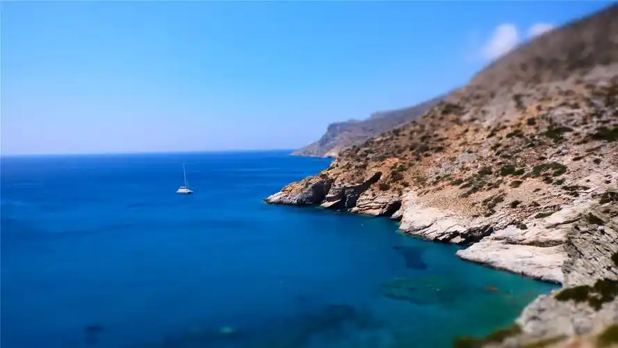 蔚蓝海岸线风景高清桌面壁纸