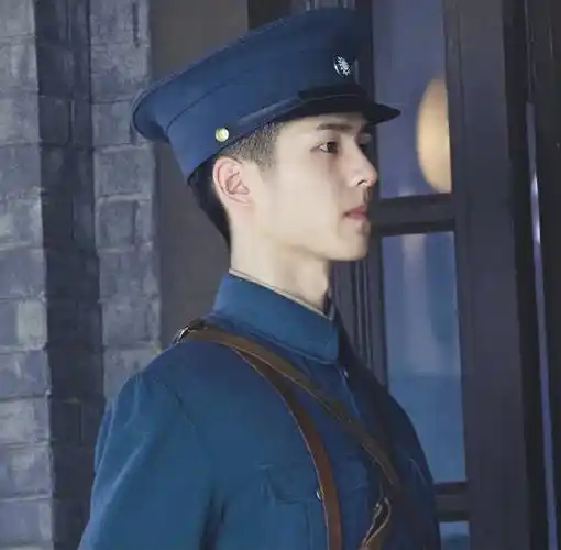【刘昊然 穿军装的小奶狗】#刘昊然#穿军装的小奶狗少年面容干净俊秀
