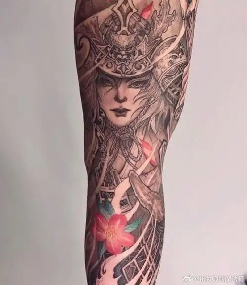 花臂纹身