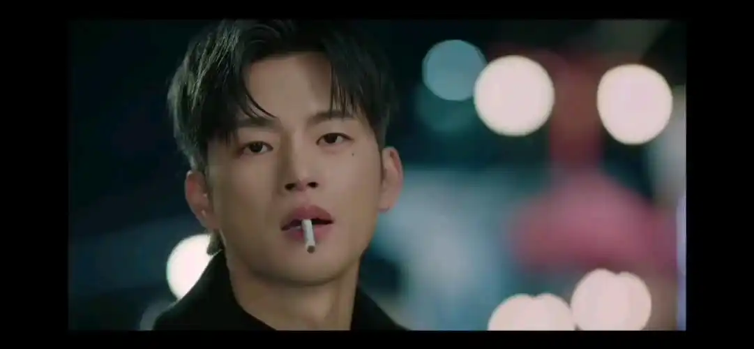 徐仁国,突然觉得抽烟的男人超帅