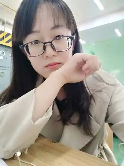 后面各种毛病也越来越多,高度近视不是普通的近视,真的是病,得治!