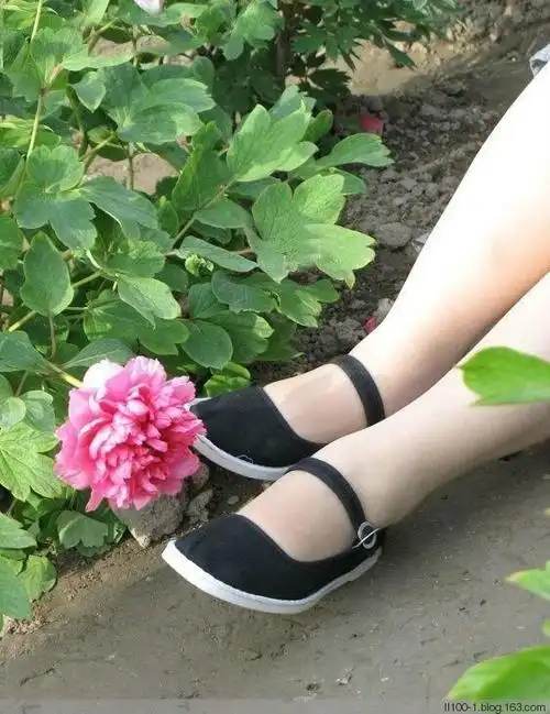 【布鞋情怀】布鞋美腿诱惑同样给力(一带式白边布鞋)(145p)