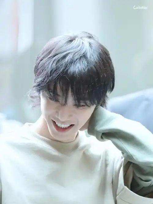 华晨宇——治愈笑容