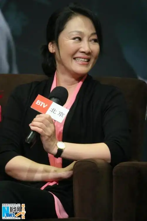 《大汉口》登btv 49岁王姬谈母子情眼泛泪光/图