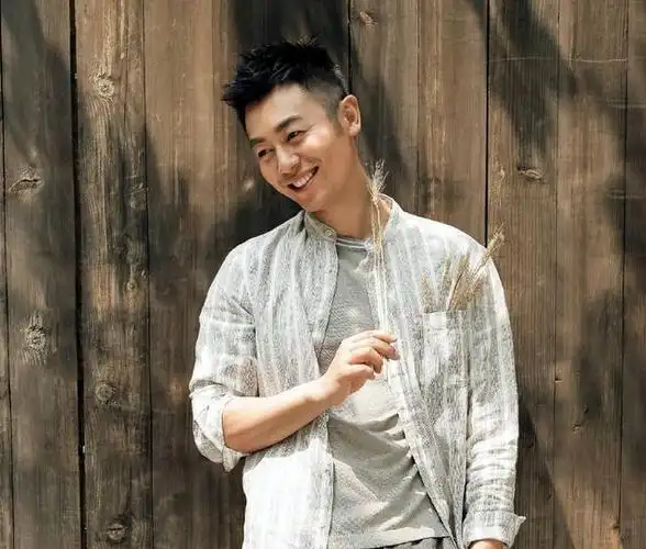 "谁的新欢不是别人的旧爱",硬汉朱亚文,娶了陈思诚的前女友