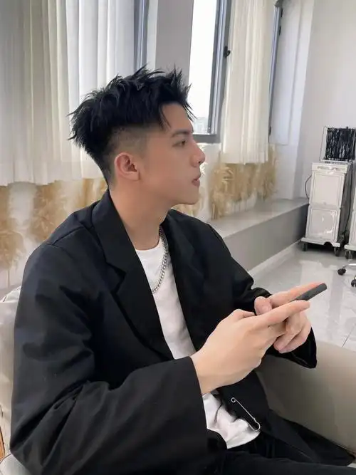 啦清爽且极其好看的短发推荐#厦门男生烫发  #厦门男生剪发 #前刺发型