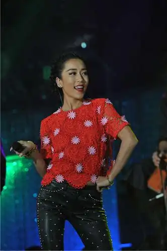 阿鲁阿卓山风组合唱花房姑娘 吉克隽逸打起手鼓