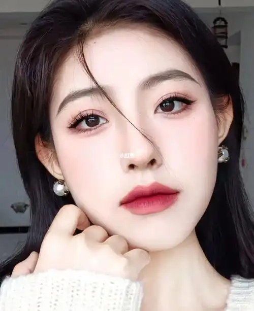 郑州上门化妆领证妆订婚妆日常约会妆年会妆