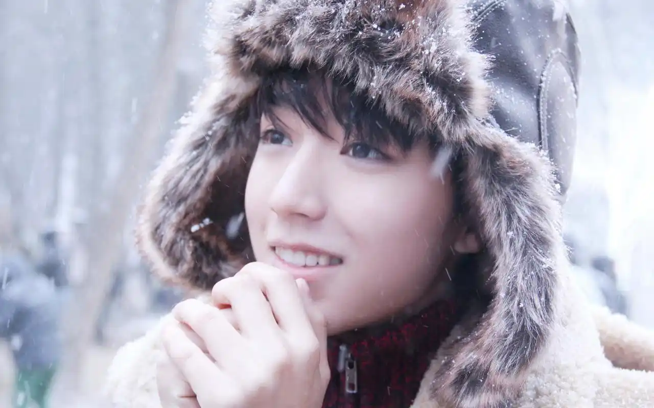 王俊凯冬日帅气写真图片桌面壁纸