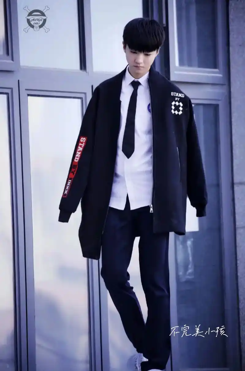 在相册里翻到了几张夏常安时期的图片还记得那年夏天专门充了ls的会员