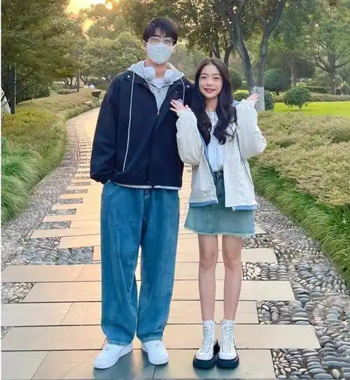 因此猫姐特意找到了一位很会穿的小个子博主hedand,身高158cm的她凭借