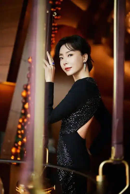 女星陈数发唯美瑜伽写真,身段曼妙,心境年轻_舞蹈_照片_旗袍