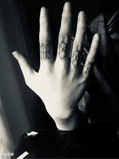 花体字手指_纹身图案手稿图片_vv的纹身作品集