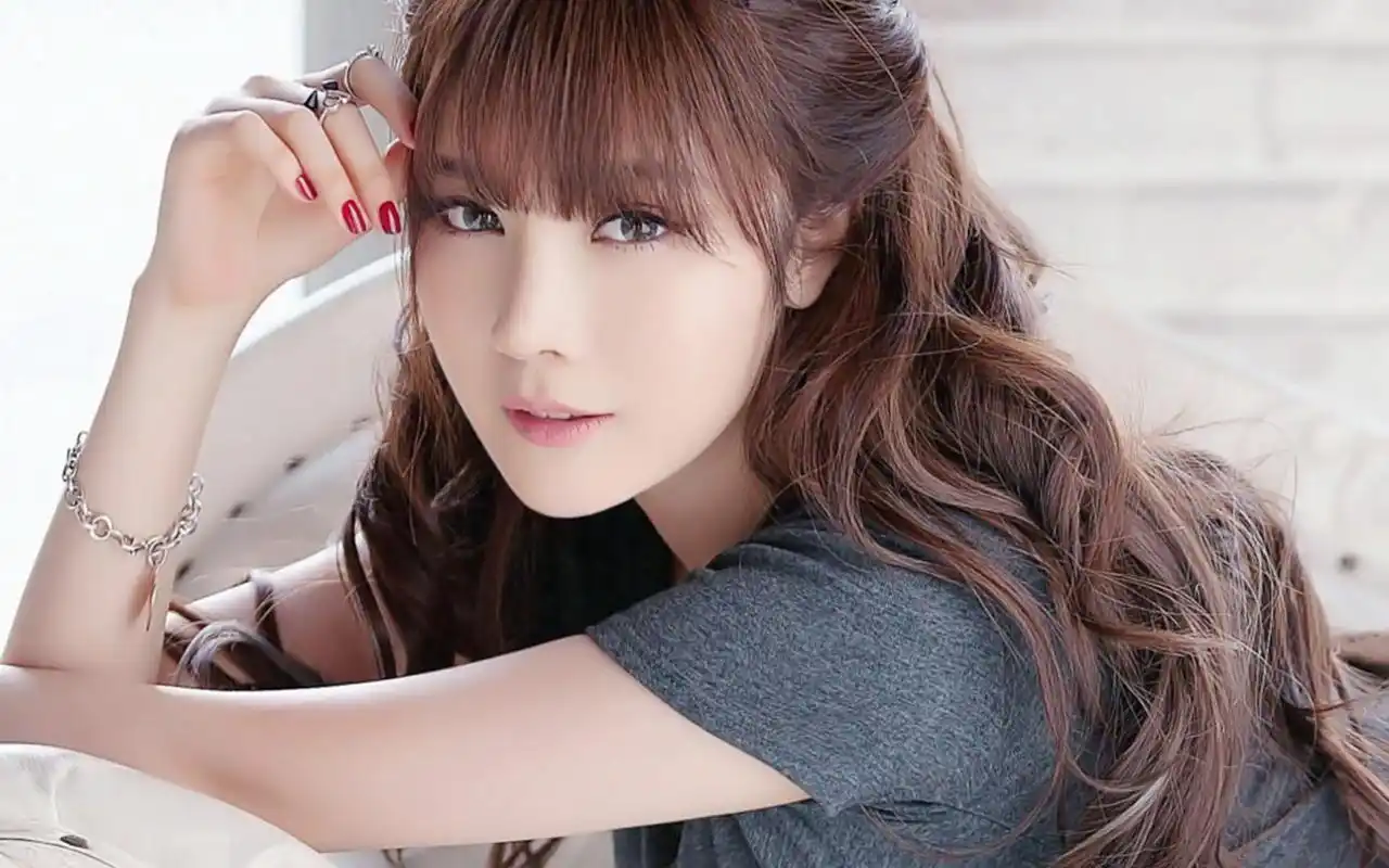 小清新气质邻家女孩甜美居家诱惑桌面壁纸