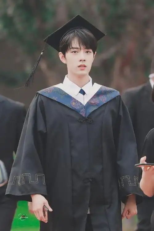 曾是「校草」的陆剧男星3:肖战 重庆工商大学校草