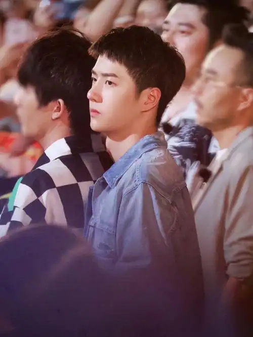 王一博天天向上外景录制