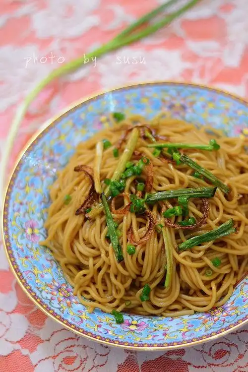 葱油拌面的做法,葱油拌面怎么做好吃,葱油拌面的家常做法 - 京细菜谱