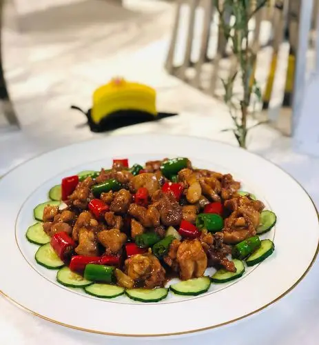 中餐热菜:鲜椒鸡丁(咸鲜微辣)--吴高峰