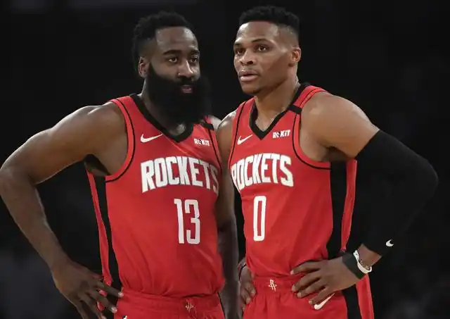 97 31,4巨头正式归位,神枪也爆发!3连胜豪强,成火箭最大苦主