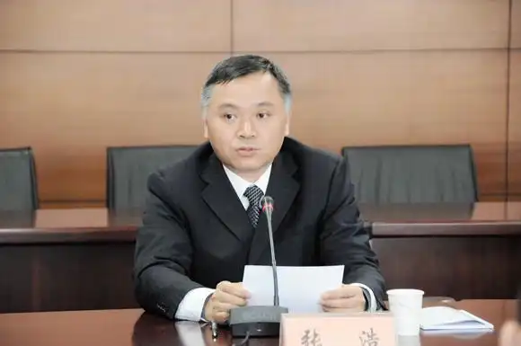 市纪委常委,秘书长张浩主持发布会