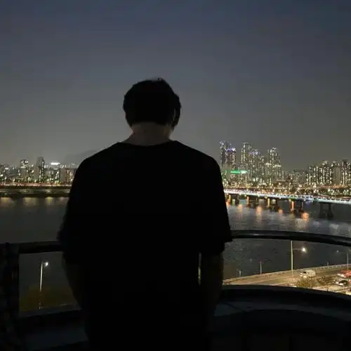 2022最流行男生头像成熟稳重特别时尚又有气质的男人