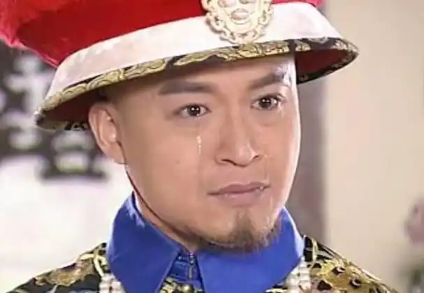 电视剧《孝庄秘史》中马景涛版多尔衮剧照尤其在1649年,他的同母胞弟