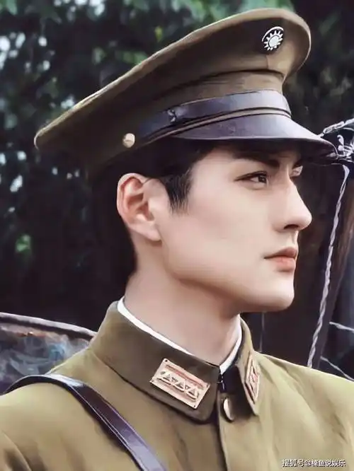 盛世美颜严屹宽,他一出场,民国富家少爷的氛围感全都有了_扮相_美男子